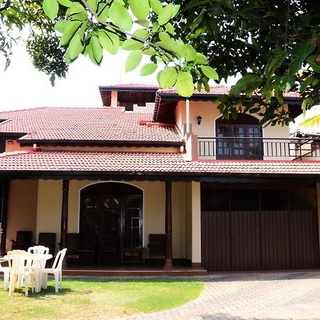 Gondolas Holiday Lanka Ragama 외부 사진