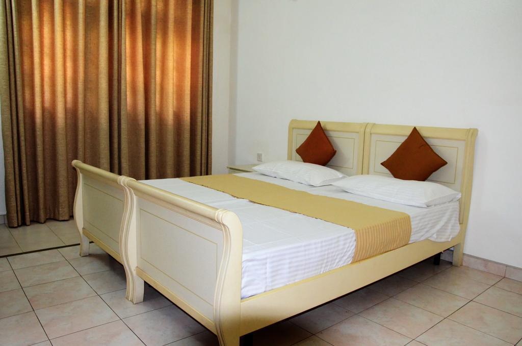 Gondolas Holiday Lanka Ragama 외부 사진