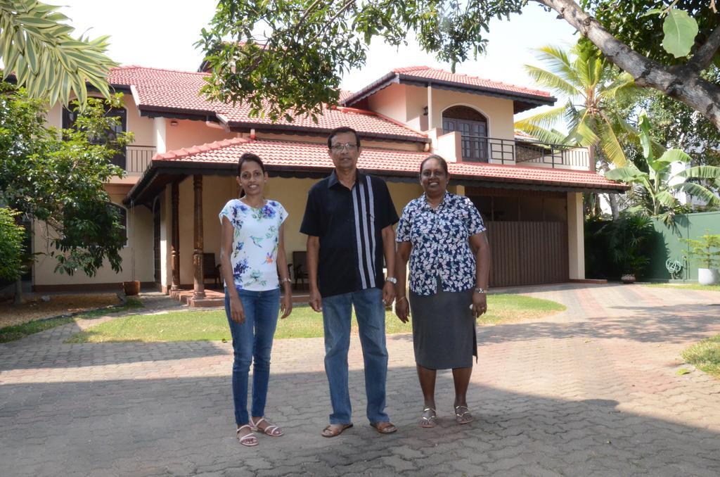 Gondolas Holiday Lanka Ragama 외부 사진